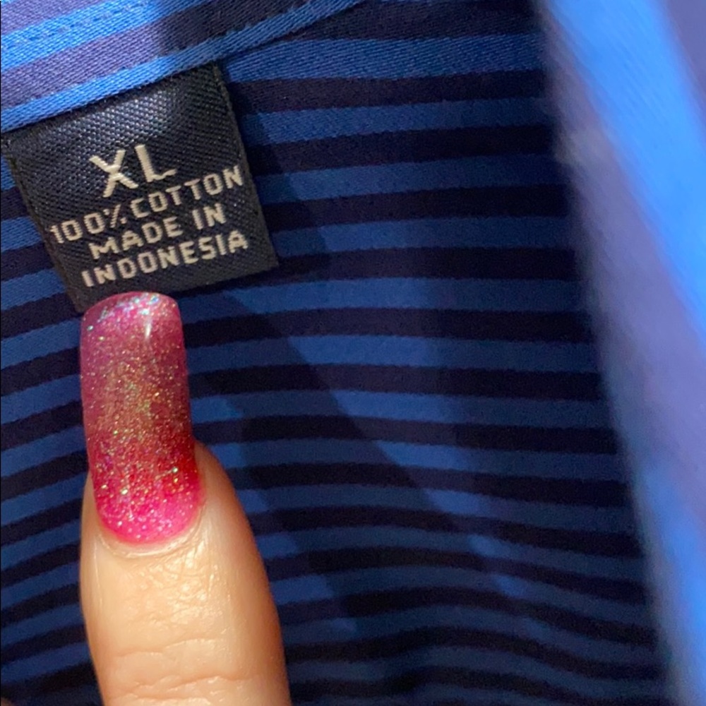 Button down - Picture 3 of 4